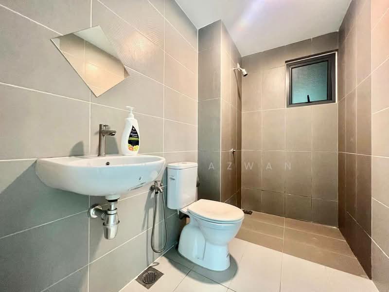 Service Residence for Sale at Almyra Residences - Ashraf Azwan - Bathroom - PropertyGuru.com.my