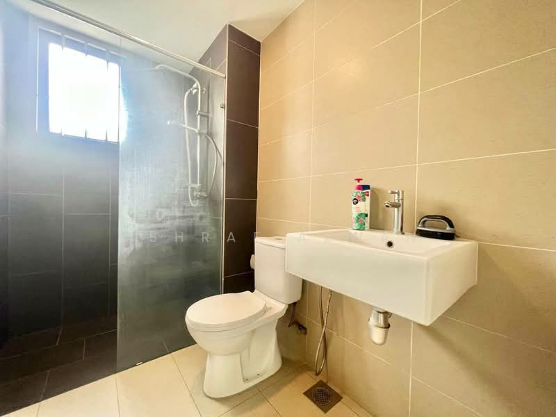 Service Residence for Sale at Almyra Residences - Ashraf Azwan - Bathroom - PropertyGuru.com.my