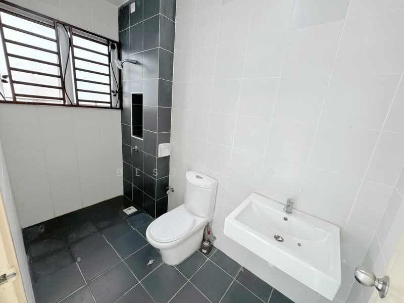 Maya height untuk Untuk Disewa - RM 1,600 /bulan, Apr 2026 - Bathroom - PropertyGuru.com.my