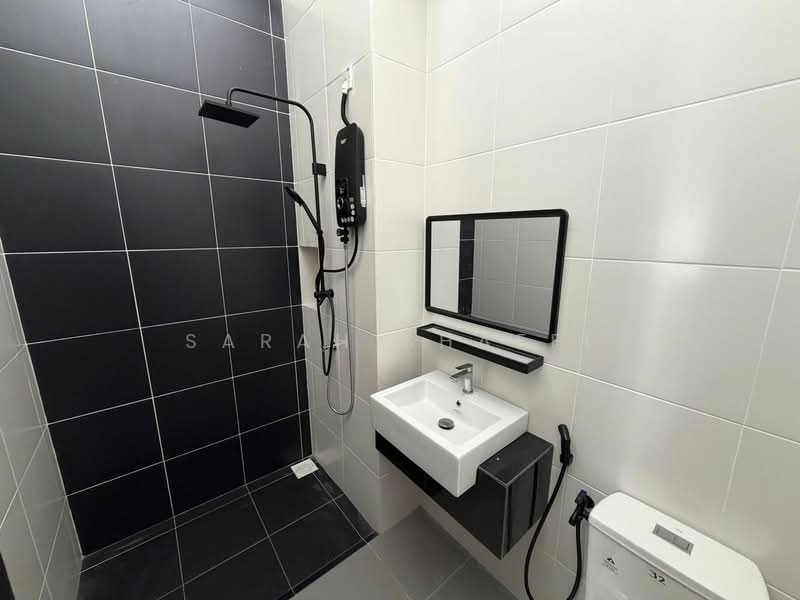 2-storey Terraced House for Rent in Iskandar Puteri (Nusajaya) (Johor) - Sarah Shaffi - Bathroom - PropertyGuru.com.my