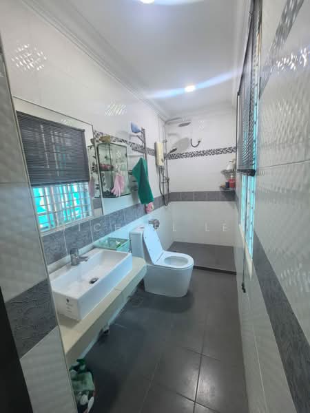 2-storey Terraced House for Sale in Taman Meru Selatan (Klang) - Michael Lee - Bathroom - PropertyGuru.com.my