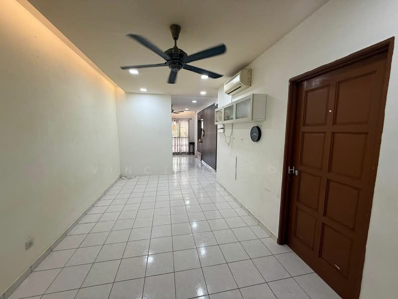 Townhouse for Sale in Batu Caves (Selangor) - Vincent Yeoh - Living Room - PropertyGuru.com.my