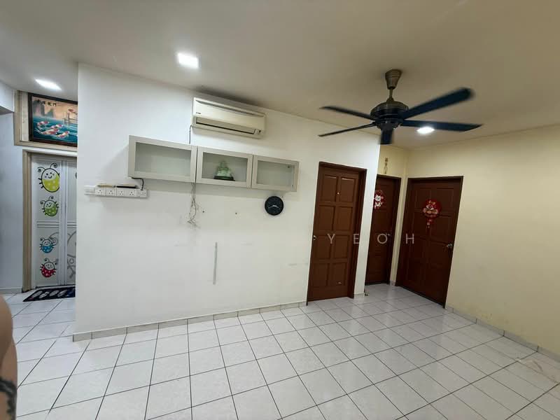 Townhouse for Sale in Batu Caves (Selangor) - Vincent Yeoh - Living Room - PropertyGuru.com.my