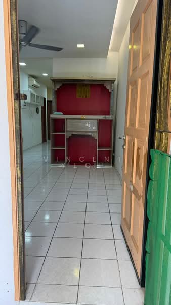 Townhouse for Sale in Batu Caves (Selangor) - Vincent Yeoh - Entrance - PropertyGuru.com.my