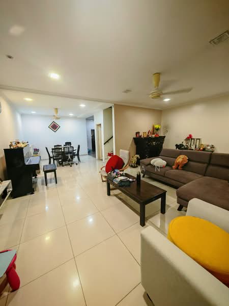2.5-storey Terraced House for Sale in Taman Fadason (Kepong) - Suki Tan - Living Room - PropertyGuru.com.my