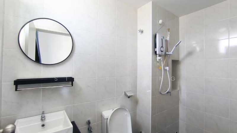 Rumah Teres 2 Tingkat untuk Disewa di Bandar Cassia (Batu Kawan) - Stella Cheng - Bathroom - PropertyGuru.com.my