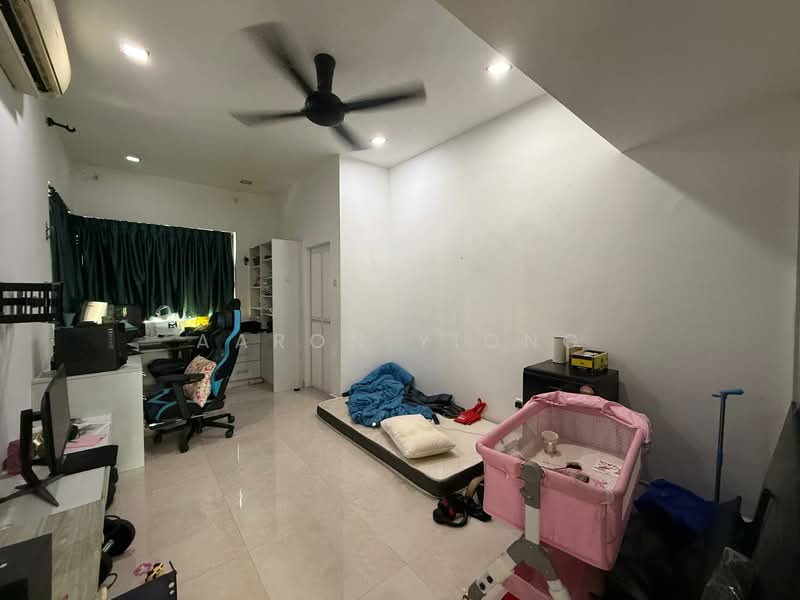 2-storey Terraced House for Sale in Country Heights (Kajang) - Aaron Yiong - Study - PropertyGuru.com.my