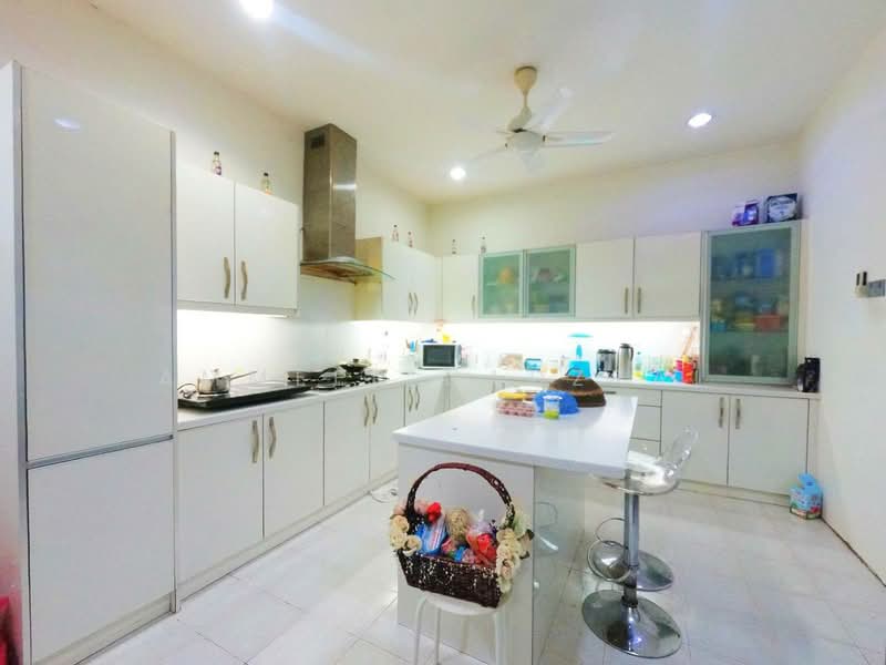 Bungalow for Sale in Shah Alam (Selangor) - Ammeer Nadzrai - Kitchen - PropertyGuru.com.my