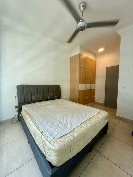 Service Residence for Rent at Pangsapuri Tanah Emas (Golden Sands) - Alice Tew - Bedroom - PropertyGuru.com.my