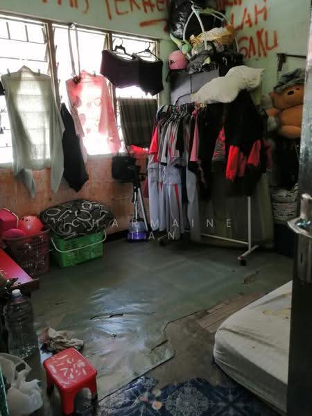 Flat for Sale at Taman Taming Jaya - Charmaine Tan - Bedroom - PropertyGuru.com.my
