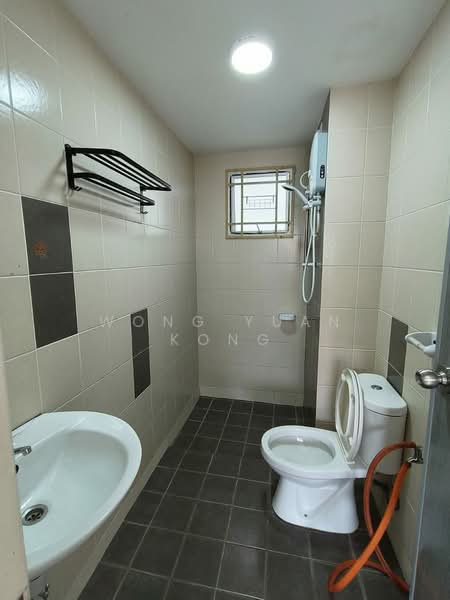 Seri Baiduri untuk Untuk Disewa - RM 1,200 /bulan, Apr 2026 - Bathroom - PropertyGuru.com.my