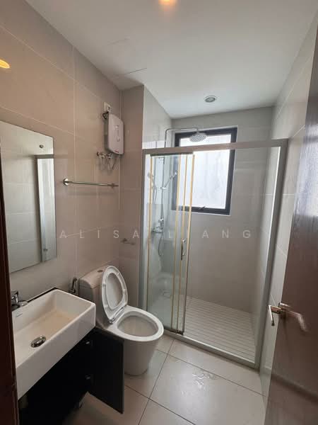 Condominium for Rent at Bay Point @ Country Garden Danga Bay - Alisa Liang - Bathroom - PropertyGuru.com.my