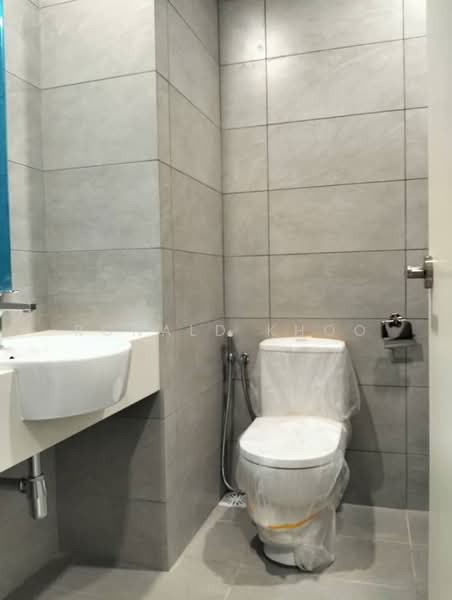 Service Residence for Sale at Dorsett Waterfront Subang - Ronald Khoo - Bathroom - PropertyGuru.com.my