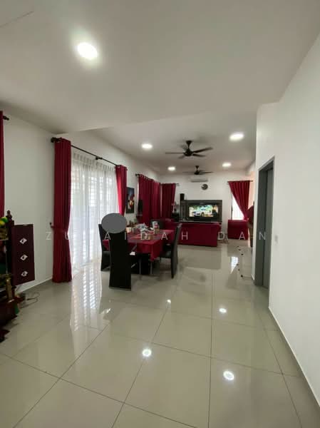 Rumah Kluster untuk Dijual di Hulu Langat (Selangor) - Zuraidah Dan - Living Room - PropertyGuru.com.my