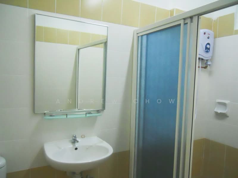 Condominium for Rent at D'Piazza - Andrew Chow - Bathroom - PropertyGuru.com.my
