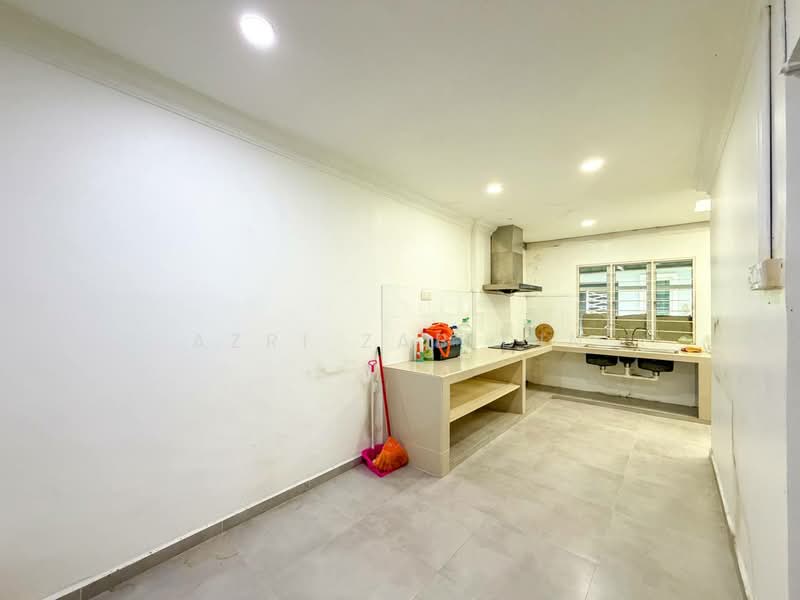 Seksyen 19 Shah Alam untuk Untuk Dijual - RM 580,000, Apr 2026 - Kitchen - PropertyGuru.com.my