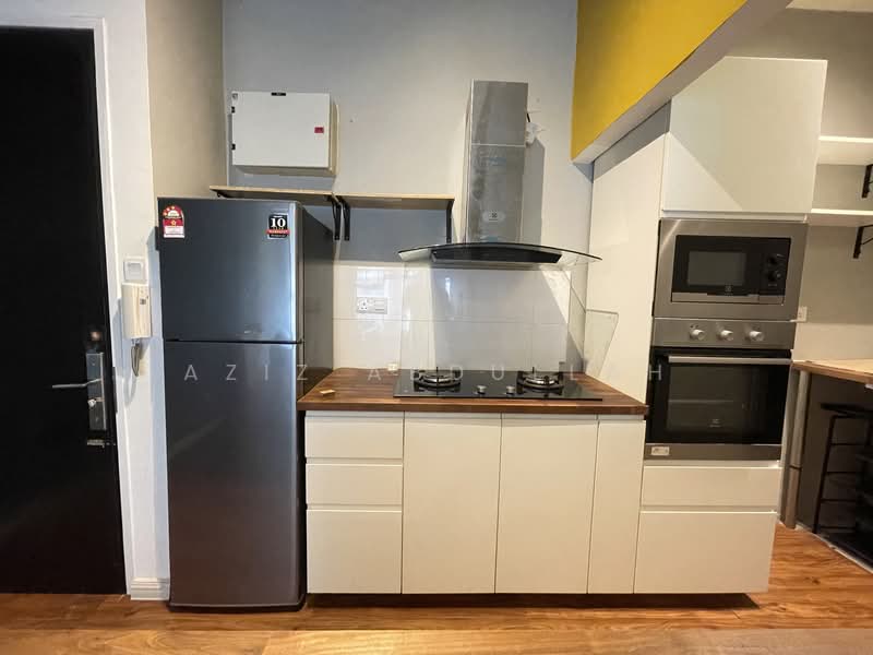 Service Residence for Rent at Seasons Garden Residences - Aziz Abdullah - Kitchen - PropertyGuru.com.my
