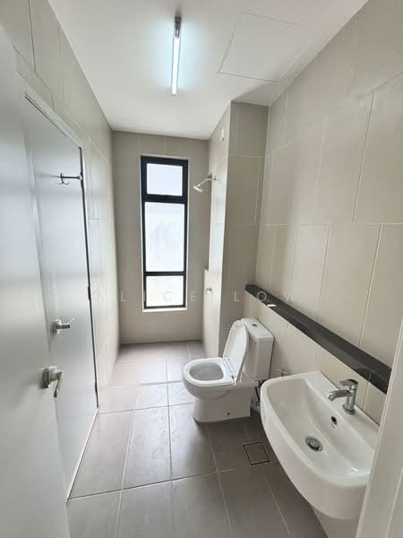 Semi-Detached House for Sale in Kota Emerald (Rawang) - Alice Low - Bathroom - PropertyGuru.com.my