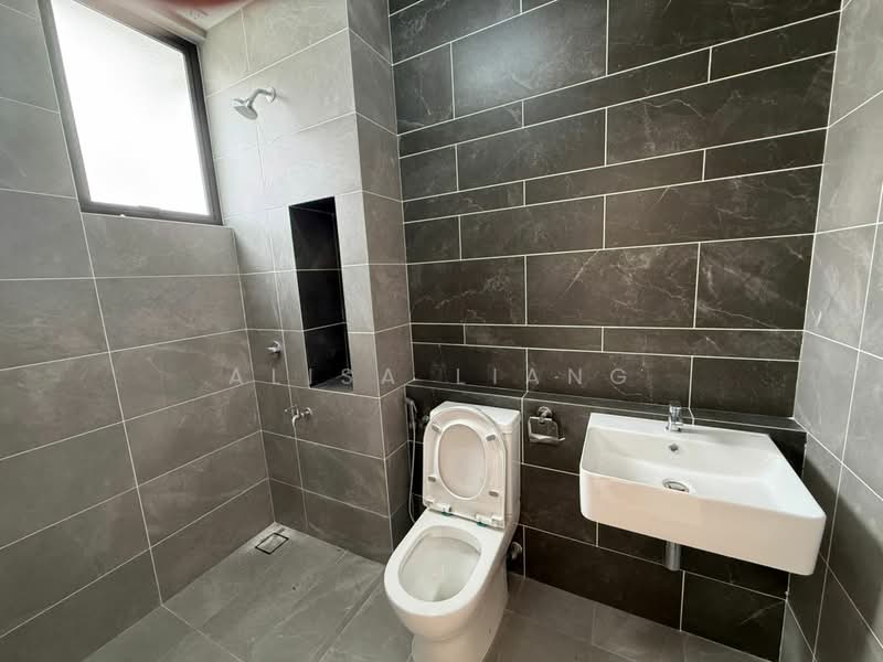 2-storey Terraced House for Rent in Johor Bahru (Johor) - Alisa Liang - Bathroom - PropertyGuru.com.my