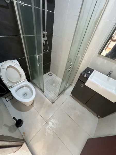Condominium for Rent at Lovell @ Country Garden Danga Bay - Ray Wong - Bathroom - PropertyGuru.com.my