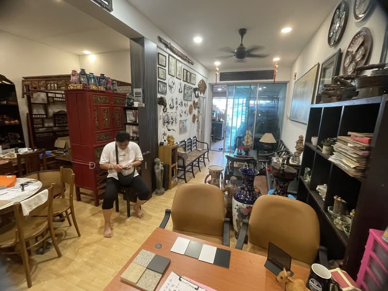 Jelutong van Praagh terrace house untuk Untuk Dijual - RM 1,100,000, Apr 2026 - Living Room - PropertyGuru.com.my