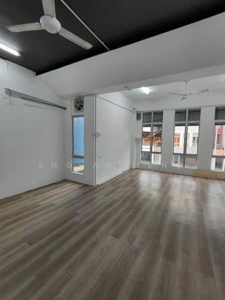 Shop / Office for Rent in Taman Putra Damai (Ara Damansara) - Ang Ah Meng - Interior - PropertyGuru.com.my