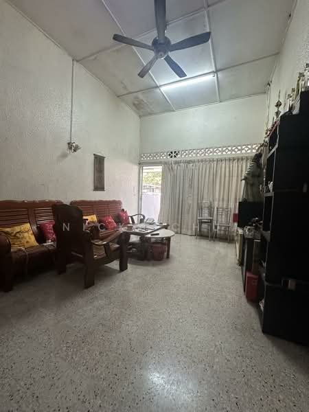 1-storey Terraced House for Sale in Seremban (Negeri Sembilan) - Nicky Chua - Living Room - PropertyGuru.com.my