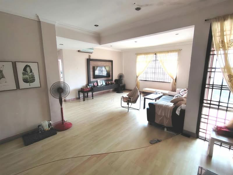 Villa Bestari Apartment untuk Untuk Dijual - RM 400,000, Apr 2026 - Living Room - PropertyGuru.com.my