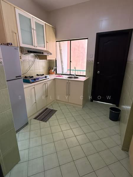 Condominium for Rent at Marina Court Resort Condominium - shirley Chow - Kitchen - PropertyGuru.com.my