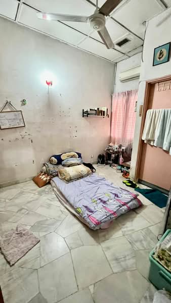 1-storey Terraced House for Sale in Taman Puchong Perdana (Puchong) - Alex Yip - Bedroom - PropertyGuru.com.my