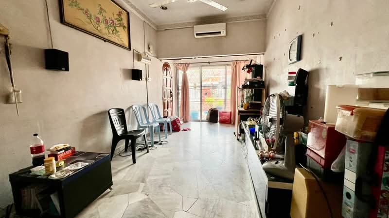 1-storey Terraced House for Sale in Taman Puchong Perdana (Puchong) - Alex Yip - Living Room - PropertyGuru.com.my