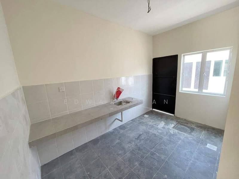 Apartment for Sale at Taman Kulai - Edward Tan - Kitchen - PropertyGuru.com.my
