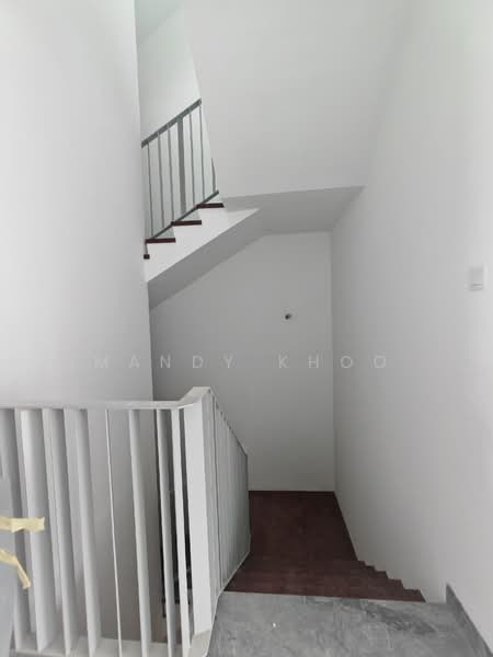 3.5-storey Terraced House for Sale in Ampang Jaya (Ampang) - Mandy Khoo - Corridor - PropertyGuru.com.my