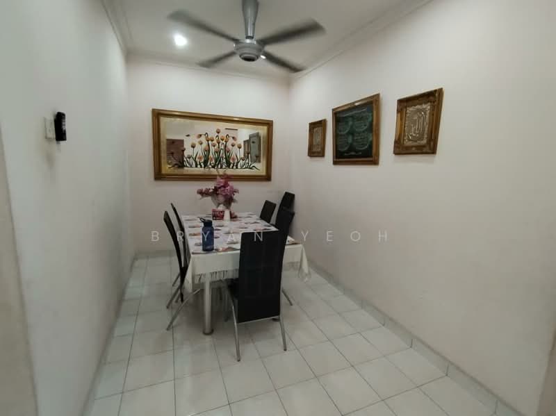 1.5-storey Terraced House for Sale in Bandar Bukit Raja (Klang) - Bryan Yeoh - Dining Room - PropertyGuru.com.my