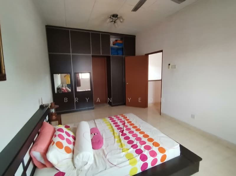 1.5-storey Terraced House for Sale in Bandar Bukit Raja (Klang) - Bryan Yeoh - Bedroom - PropertyGuru.com.my