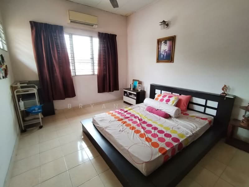 1.5-storey Terraced House for Sale in Bandar Bukit Raja (Klang) - Bryan Yeoh - Bedroom - PropertyGuru.com.my