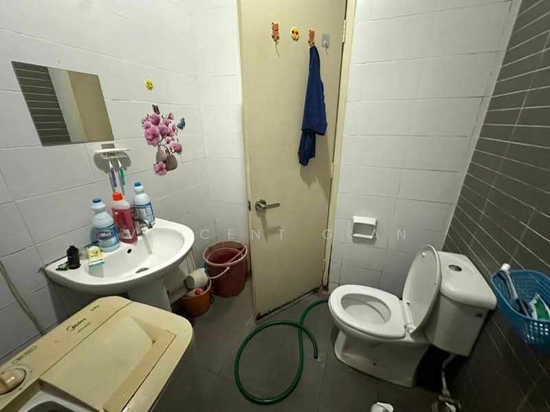 Service Residence for Sale at Palazio - Vincent Gian - Bathroom - PropertyGuru.com.my