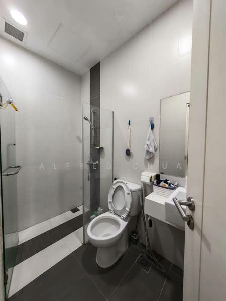 Condominium for Sale at Upland Serviced Suite (USS) - Alfred Chua - Bathroom - PropertyGuru.com.my