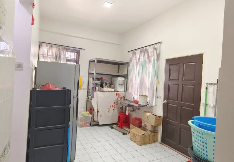 2-storey Terraced House for Sale in Bandar Seri Alam (Masai) - Zach Law - Kitchen - PropertyGuru.com.my