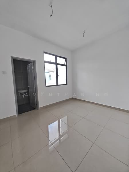2-storey Terraced House for Sale in Taman Mount Austin (Tebrau) - Javenthan Ng - Bathroom - PropertyGuru.com.my