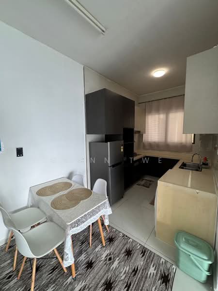 Condominium for Rent at Bay Laurel @ Country Garden Danga Bay - Glenn Twe - Kitchen - PropertyGuru.com.my