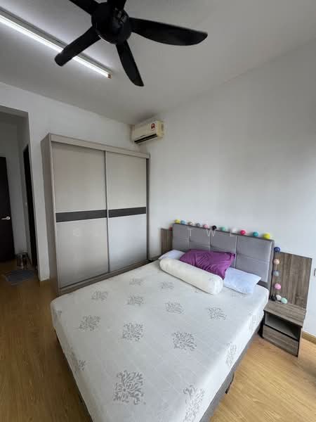 Condominium for Rent at Bay Laurel @ Country Garden Danga Bay - Glenn Twe - Bedroom - PropertyGuru.com.my