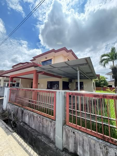 Semi-Detached House for Sale in Kuching (Sarawak) - Alfred Chua - Exterior - PropertyGuru.com.my