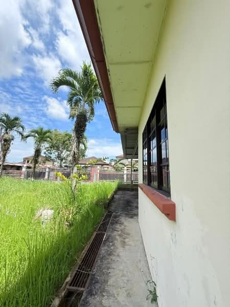 Semi-Detached House for Sale in Kuching (Sarawak) - Alfred Chua - Exterior - PropertyGuru.com.my