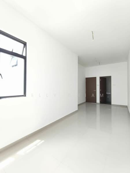 2-storey Terraced House for Sale in Bandar Dato Onn (Tebrau) - Kelly Chiam - Bedroom - PropertyGuru.com.my