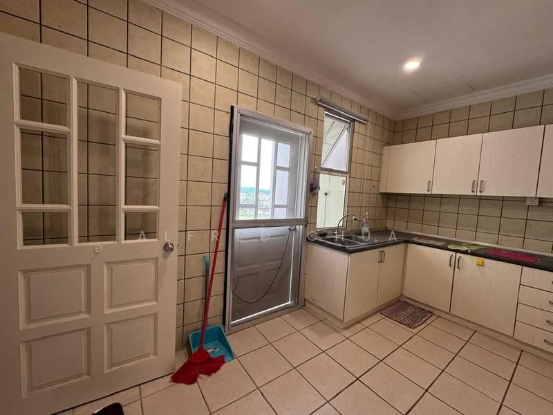 Condominium for Sale at De Summit Condominium - Alfred Chua - Kitchen - PropertyGuru.com.my