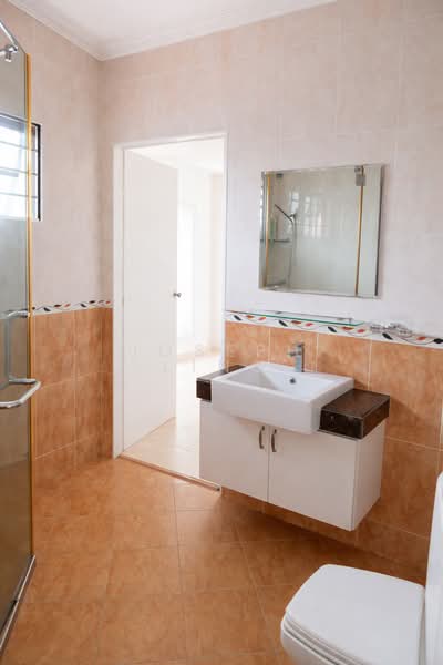Semi-Detached House for Rent in Taman Tun Dr Ismail (Kuala Lumpur) - Joseph Ling - Bathroom - PropertyGuru.com.my