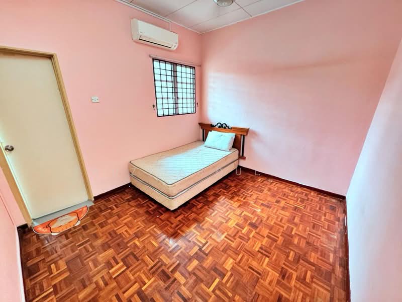 Rumah Teres untuk Dijual di Bandar Bukit Mahkota (Bangi) - Fauzi Abdullah - Bedroom - PropertyGuru.com.my