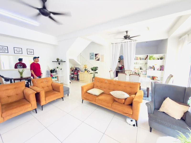 Rumah Teres 2-Tingkat untuk Dijual di Bandar Tasik Puteri (Rawang) - Kwong Xiao Wei - Living Room - PropertyGuru.com.my