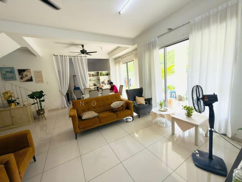 Rumah Teres 2-Tingkat untuk Dijual di Bandar Tasik Puteri (Rawang) - Kwong Xiao Wei - Living Room - PropertyGuru.com.my